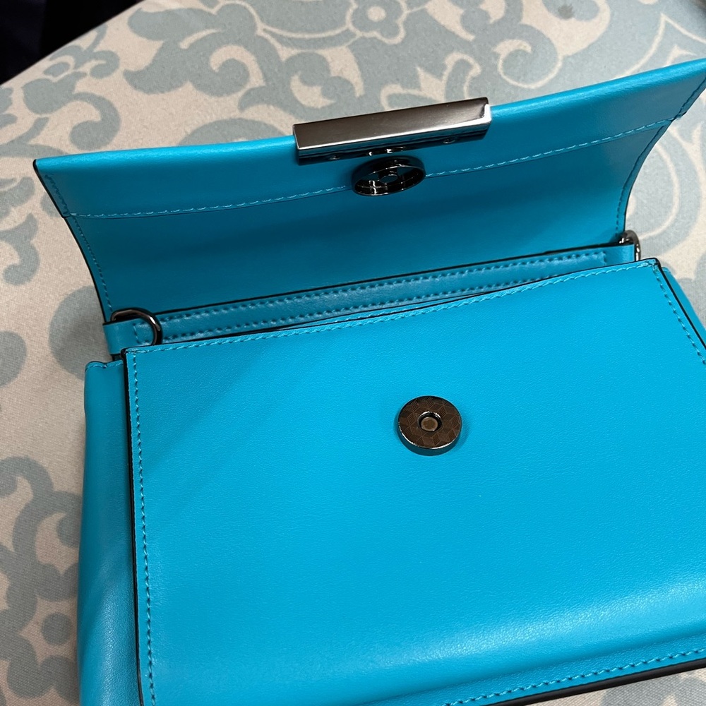 Peacock colored leather crossbody NWOT - Picture 2 of 6